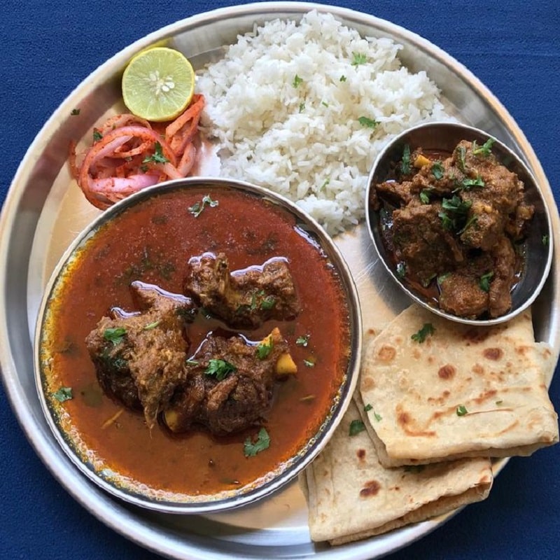Non-Veg Thali (Rice, Chapati, Mutton Curry)